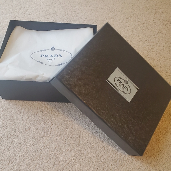 Authentic Prada Gift Box and Shopping Bag - Picture 3 of 3